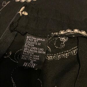 Black and White Women's Cropped Pants